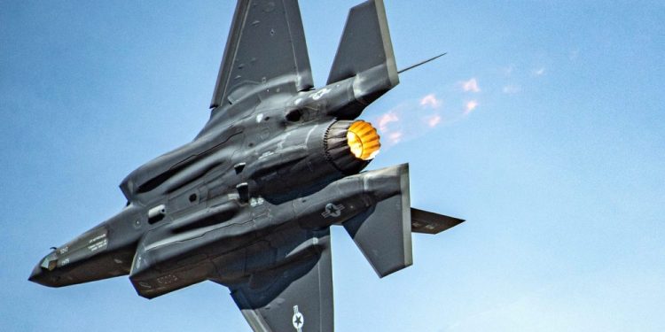 Pentagon’dan 4.4 milyar dolarlık F-35 motor siparişi