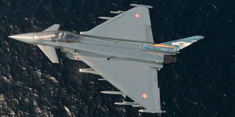 İspanya’dan 20 Eurofighter savaş uçağı siparişi