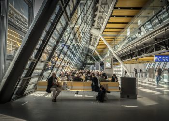 Zürih ve Cenevre havalimanlarında uçuşlar iptal edildi