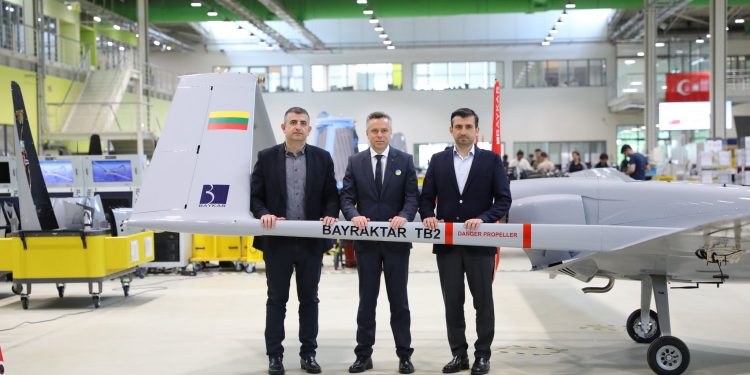Baykar, Litvanya’ya TB2 hediye etti