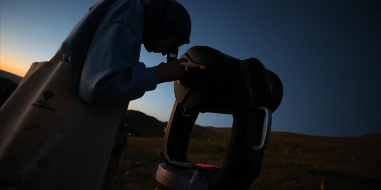 Gökyüzü Gözlem Etkinliği’ne yaklaşık 10 bin kişi katıldı