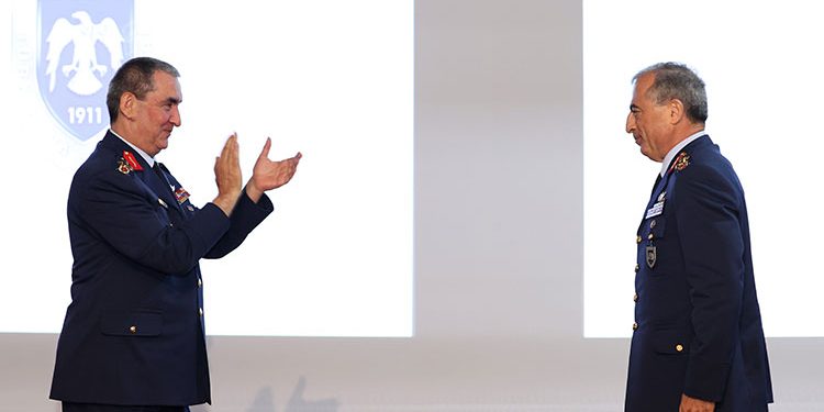 Hava Kuvvetleri Komutanlığında devir teslim töreni
