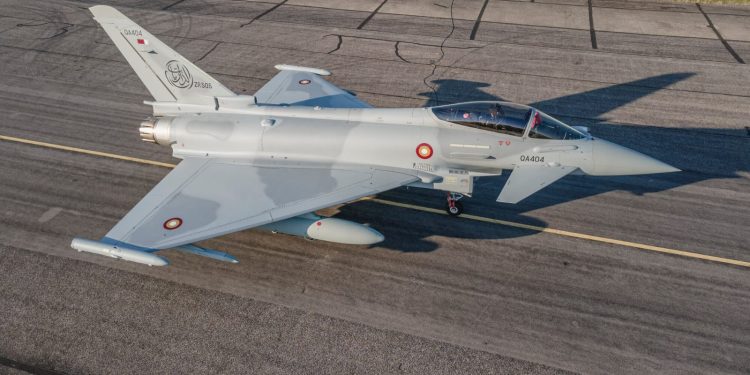 Katar ilk Eurofighter Typhoon’u teslim aldı