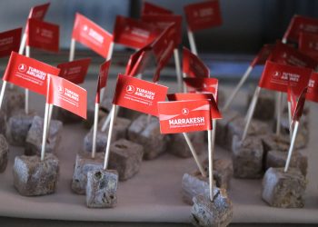 İlk hat açılışının normal uçuştan farkı nedir?