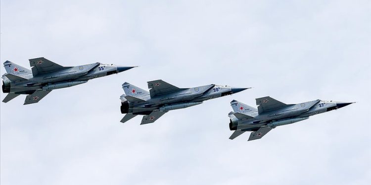 Rusya, “Kinjal” füzelerini taşıyan MiG-31’leri Kaliningrad’a gönderdi