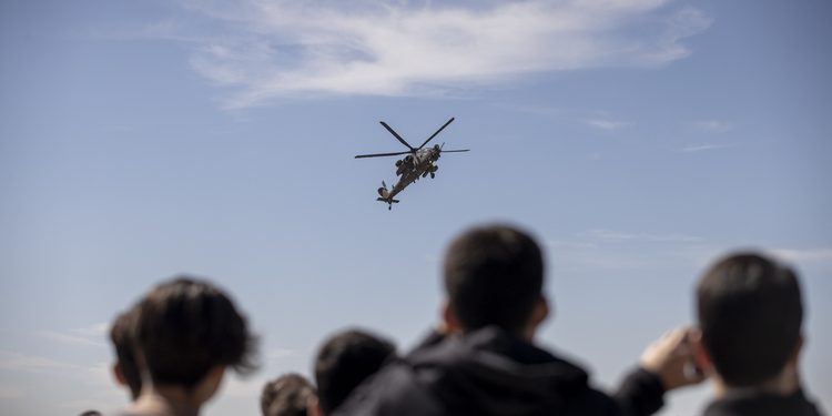 Milli hava araçları, TSK Güçlendirme Vakfı bağışçıları için uçtu