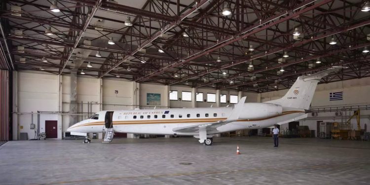 Yunanistan GKRY’e EMB-135 hediye etti