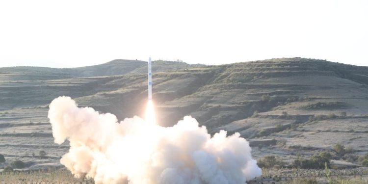 Çin, deney ve gözlem uydularını fırlattı