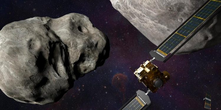 NASA, 11 milyon kilometre uzaktaki asteroide çarpmayı başardı