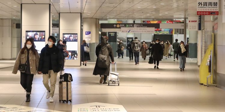 Japonya günlük yolcu giriş sayısını artırdı