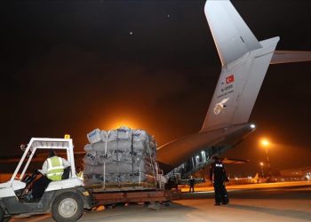 Türkiye’den Pakistan’a yardım taşıyan uçaklar 9’a ulaştı
