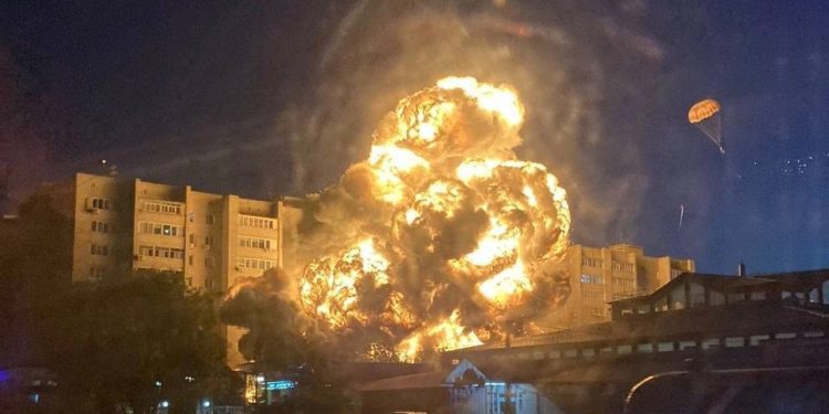 Rusya’da yerleşim yerine Su-34 düştü