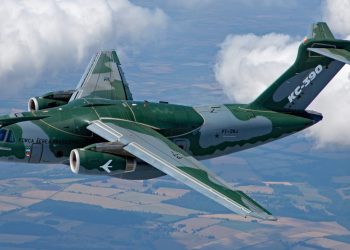 Embraer, KC-390 siparişini azaltmak için anlaştı