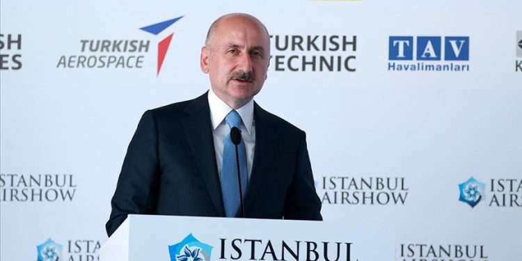 Bakan Karaismailoğlu, AirShow İstanbul Fuarı’nda konuştu