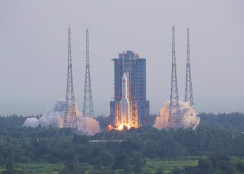 Çin roketi Türkiye’ye mi düşecek? TUA’dan açıklama geldi