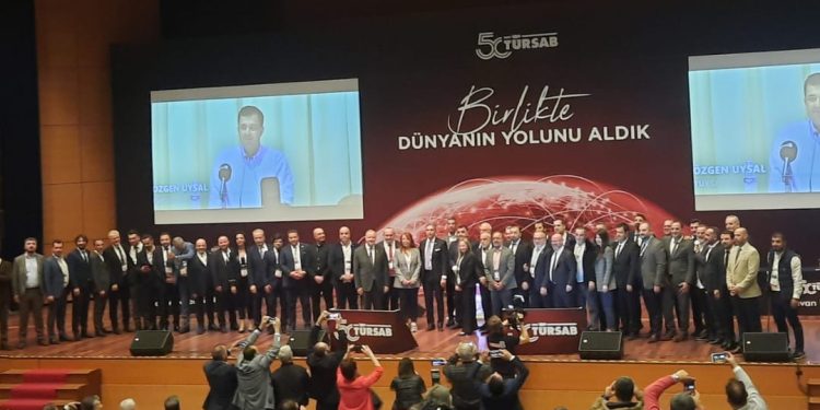 Yorumlayalım o halde genel kurulu; Nenemin sakalları…