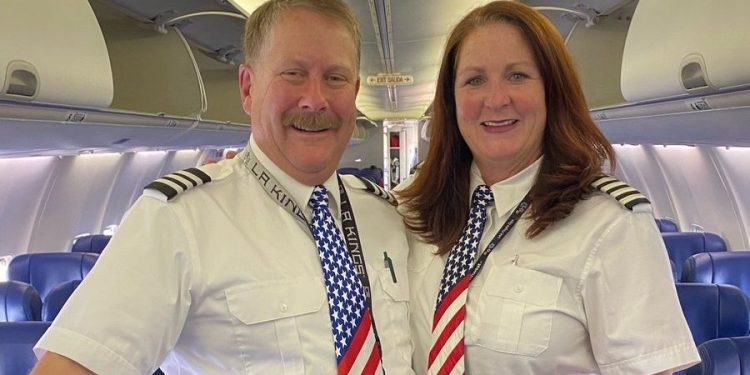 Kardeş pilotlar 6 bacak beraber uçtu