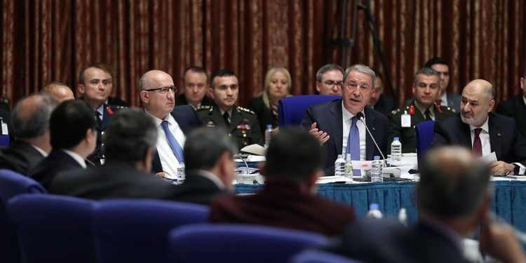 Bakan Akar: S-400 yerinde ve kullanılmaya hazır