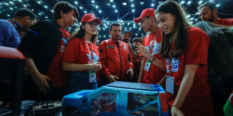 Özdemir Bayraktar Milli Teknoloji Bursu başvuruları başladı