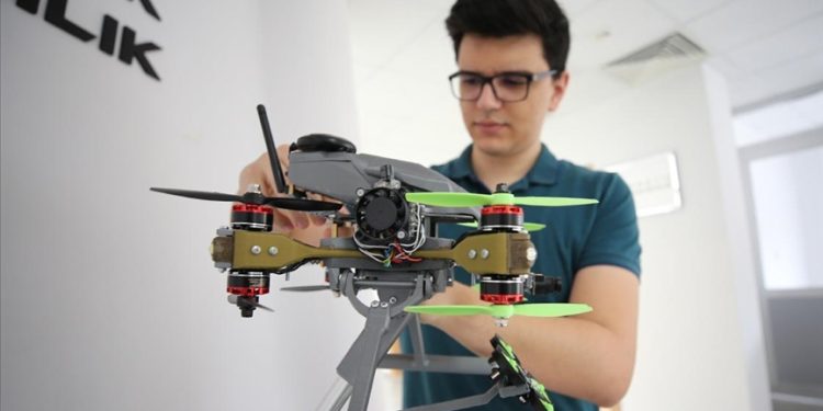 Genç girişimci tasarladığı iki projeyle savunma sanayisine destek sunacak