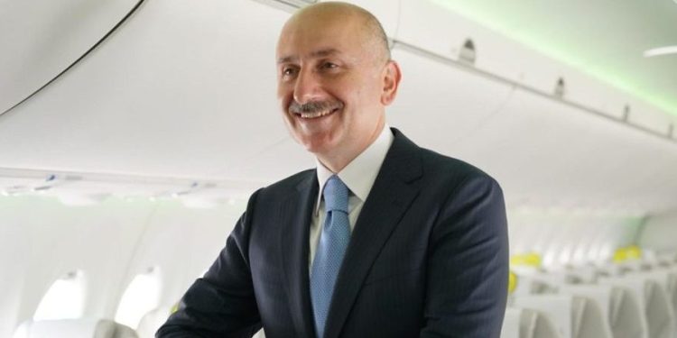 Bakan Karaismailoğlu: Uçuş ağımızı 130 ülkede 342 noktaya yükselttik