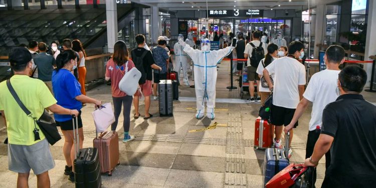 Çin, yurt dışından gelenlere karantinayı kaldırmayı planlıyor