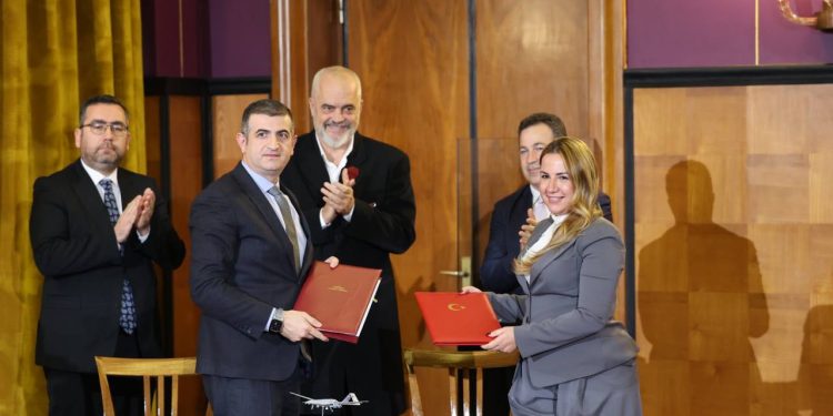 Arnavutluk, Bayraktar TB2 için sözleşme imzaladı