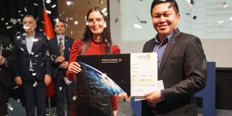 Singapur Havayolları’ndan öğrencilere kriz yönetimi dersi