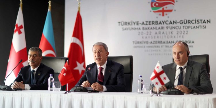 Bakan Akar’dan Yunanistan’a “radar kilidi” tepkisi