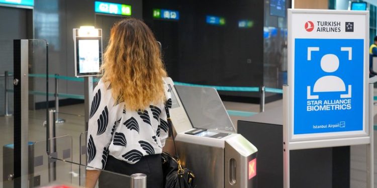 İstanbul Havalimanı’nda biyometrik geçiş hizmeti denenmeye başlandı