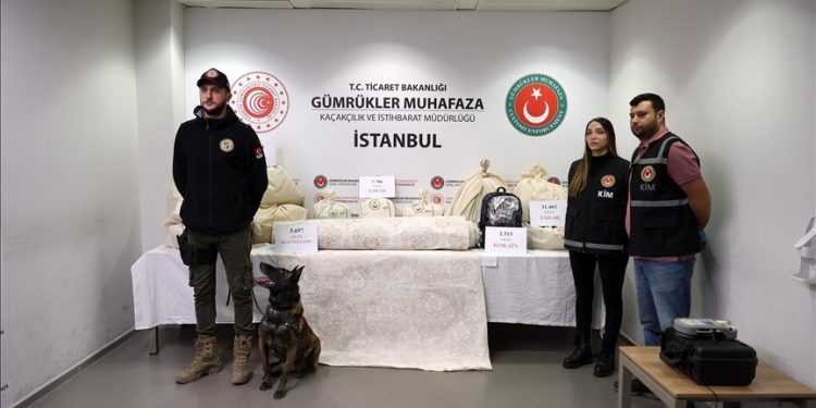 Sabiha Gökçen Havalimanı’nda uyuşturucu operasyonu: 7 kişi tutuklandı