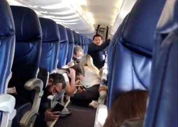 Meksika’da kartel üyeleri ile polis arasında çatışma: Mermiler uçağa isabet etti