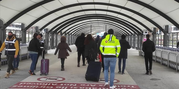 İstanbul Havalimanı metrosu yolcu taşımaya başladı