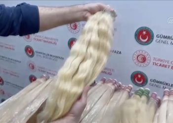 Sabiha Gökçen’de kaçak insan saçı ele geçirildi