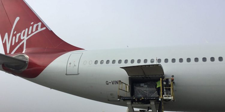 Virgin Atlantic uçağı Adana’ya yardım malzemesi getirdi