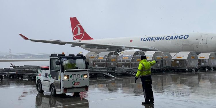 THY, yardımları ücretsiz taşıyacak