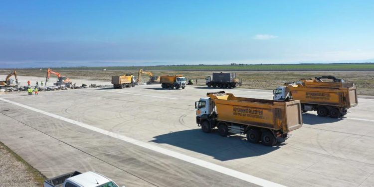 Hatay Havalimanı’nın pist onarımı yarın bitecek