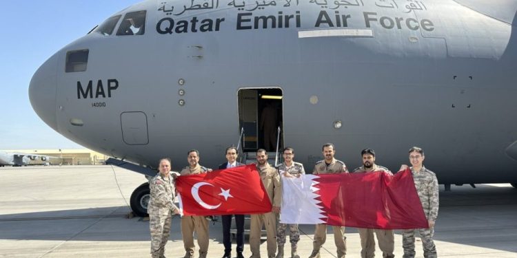 Katar, depremzedelere yardım taşıyan 3 uçak daha gönderdi