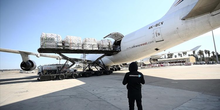 Azerbaycan’ın 2 yardım uçağı İncirlik Hava Üssü’ne indi