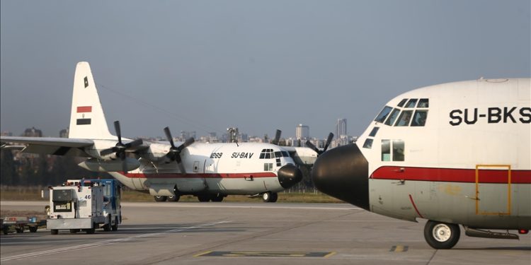 Mısır’ın gönderdiği iki yardım uçağı Adana’ya ulaştı