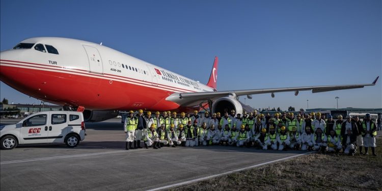 Cumhurbaşkanlığı uçağı madencileri deprem bölgesine taşıdı