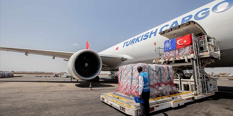 THY, IOM deprem yardımlarını Türkiye’ye getirdi
