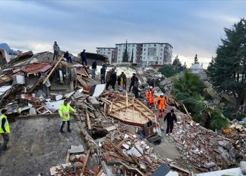 Fransa, deprem bölgesinde sahra hastanesi kuracak