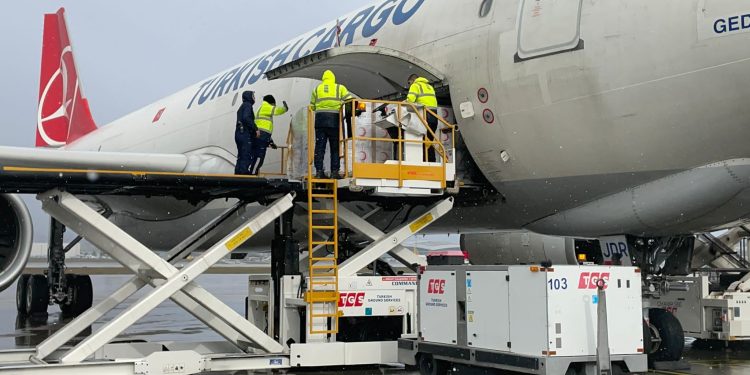 THY’den deprem bölgesine bugün 102 yardım ve kargo seferi