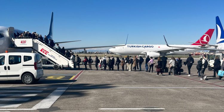 THY bugün 150 tahliye seferi yapacak