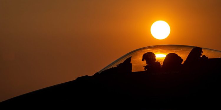 Ukraynalı savaş uçağı pilotları ABD’de F-16 eğitimi alıyor