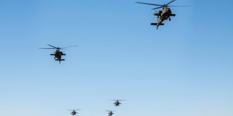 AH-64 Apache’den rekor: 5 milyon uçuş saatine ulaştı