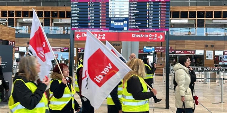Almanya’daki grevden 27 bin yolcu etkilendi
