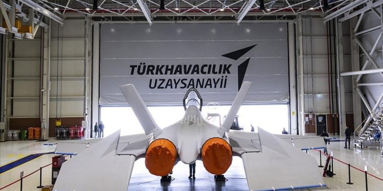 Milli Muharip Uçak sürprize hazırlanıyor