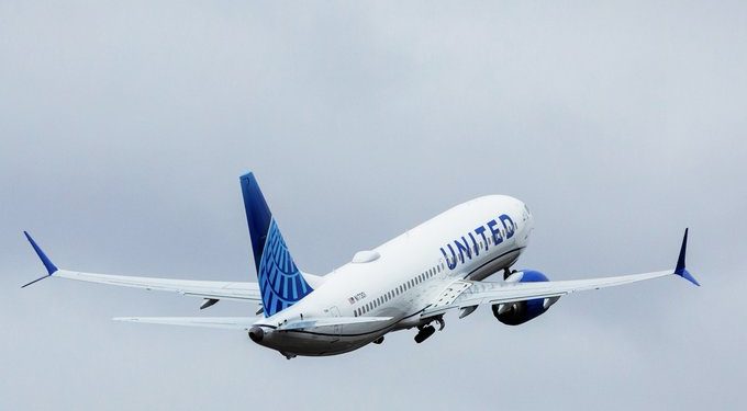 United Airlines 100’ncü Boeing 737 MAX’ı teslim aldı